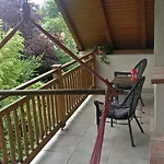 Oak Tree - Toelgy Lak Es Szauna * 필리센트케레스트